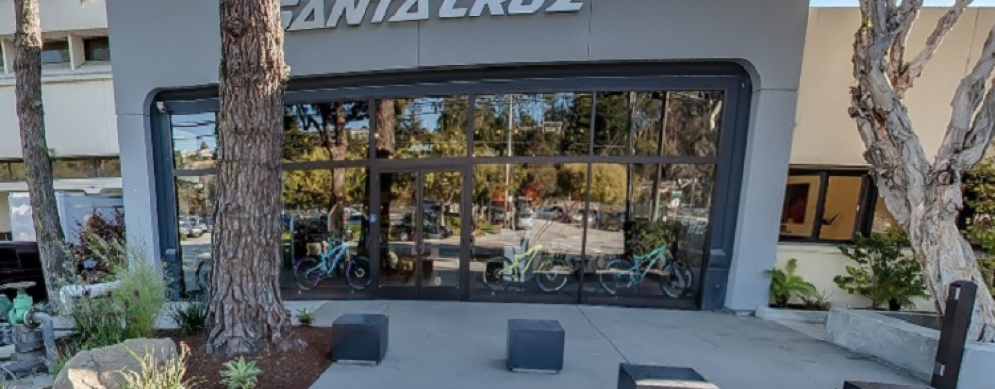 Visitez les locaux de Santa Cruz directement de votre salon!