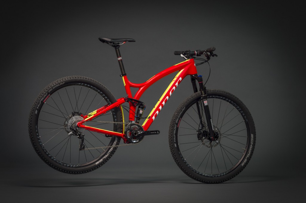 max_JET9Carbon_Orange_141125_3630_Edit_658310